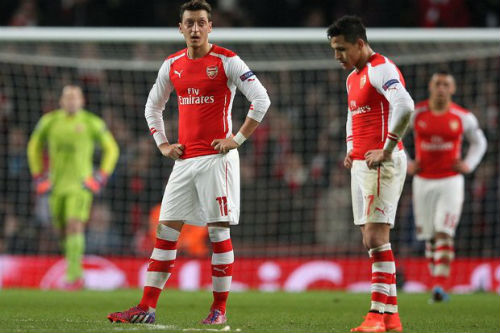 CĐV Arsenal chỉ trích Sanchez, Ozil chưa đủ trình độ