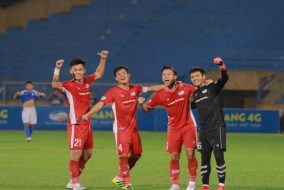 Bóng đá VN 4/4: Viettel mất hai trụ cột ở trận 'derby' với Hà Nội