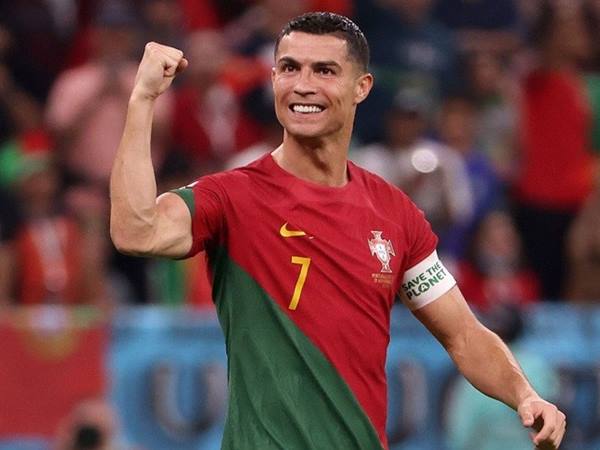 Cầu thủ bóng đá Ronaldo - Truyền kỳ về huyền thoại làng bóng đá