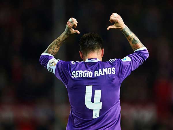 Sergio Ramos khoác áo thi đấu số 4